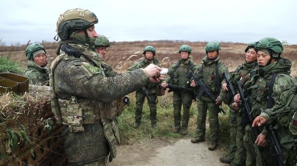 Боевая подготовка солдат из КНДР в Курской области